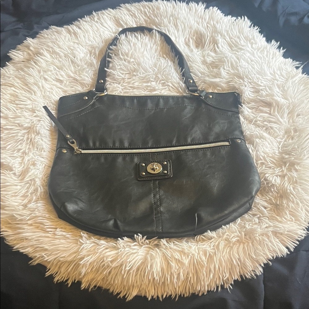 Relic Black Shoulder Bag/ Purse